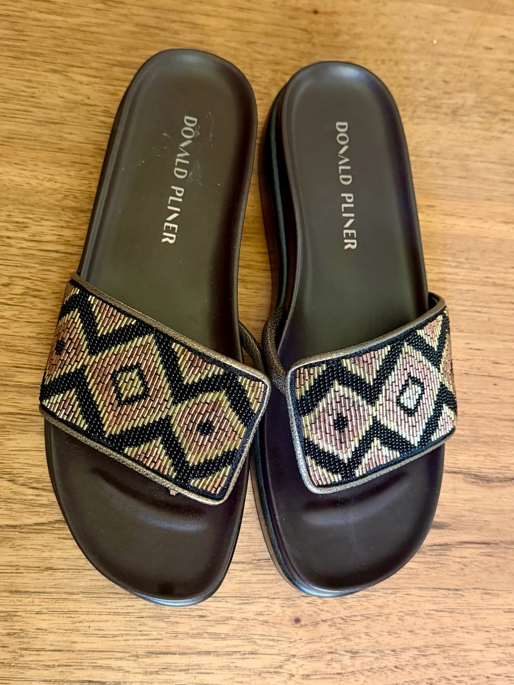 DONALD PLINER BEADED FIFI SANDALS